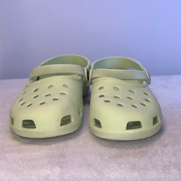 Crocs Girl's Celery Classic Mary Jane - Picture 3 of 8